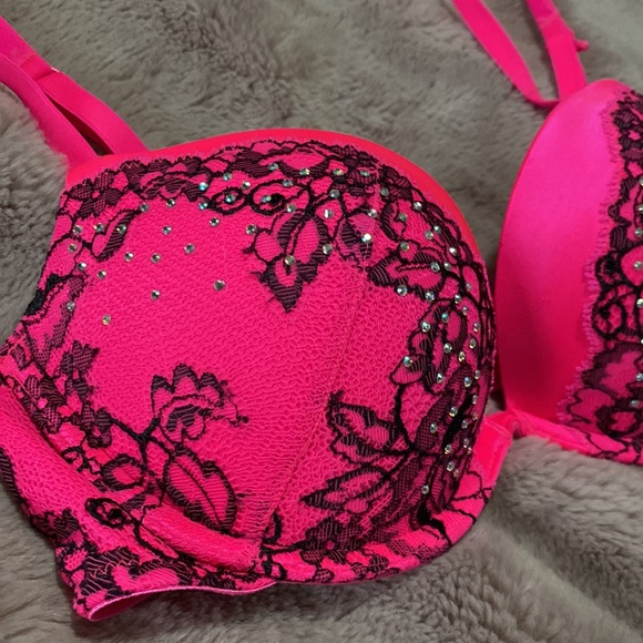 Beyond Sexy Push Up Bra - Picture 2 of 2